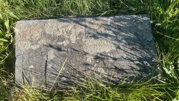 Sweeny memorial stone before professional cleaning